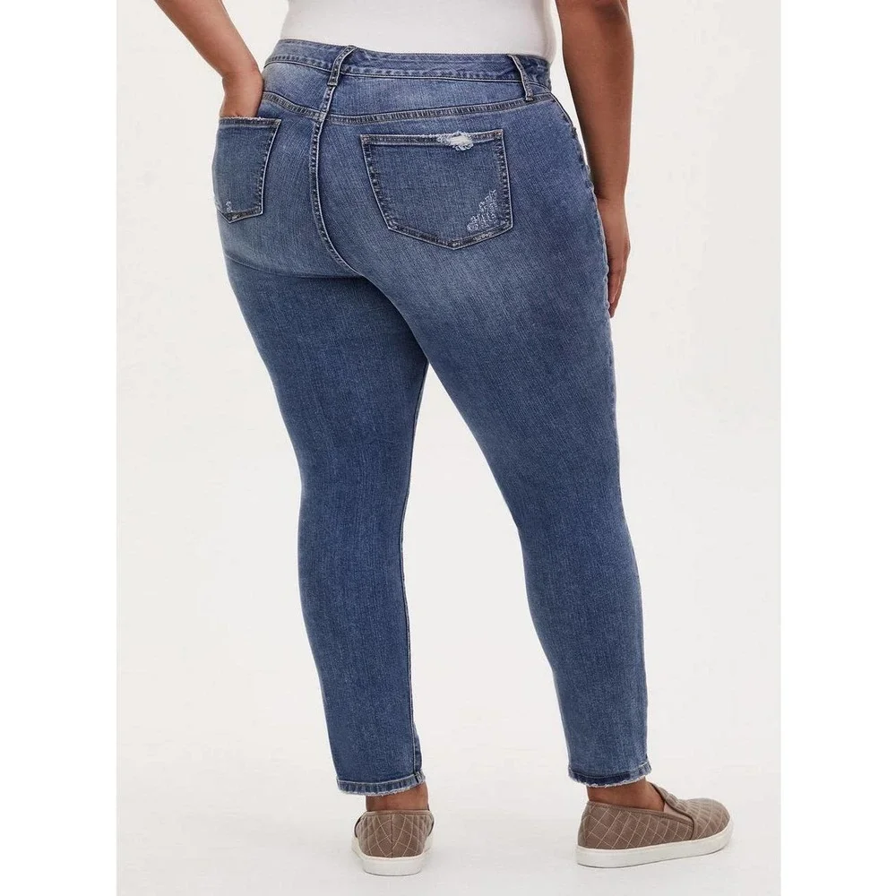 NWT Torrid Pocket Button Zip Fly Skinny Jean Stretch Mid Rise Denim Size: 18R - Picture 2 of 4